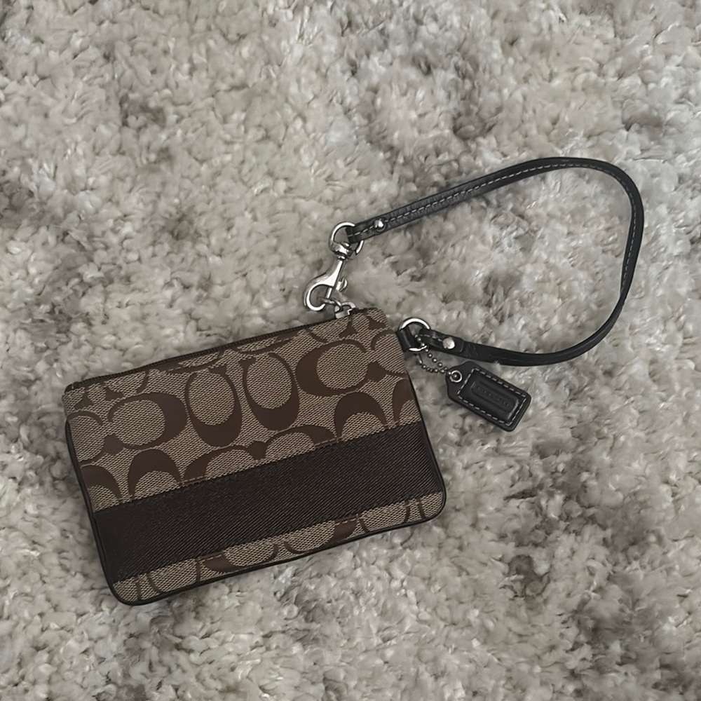 Coach brown signature logo wristlet Excellent condition